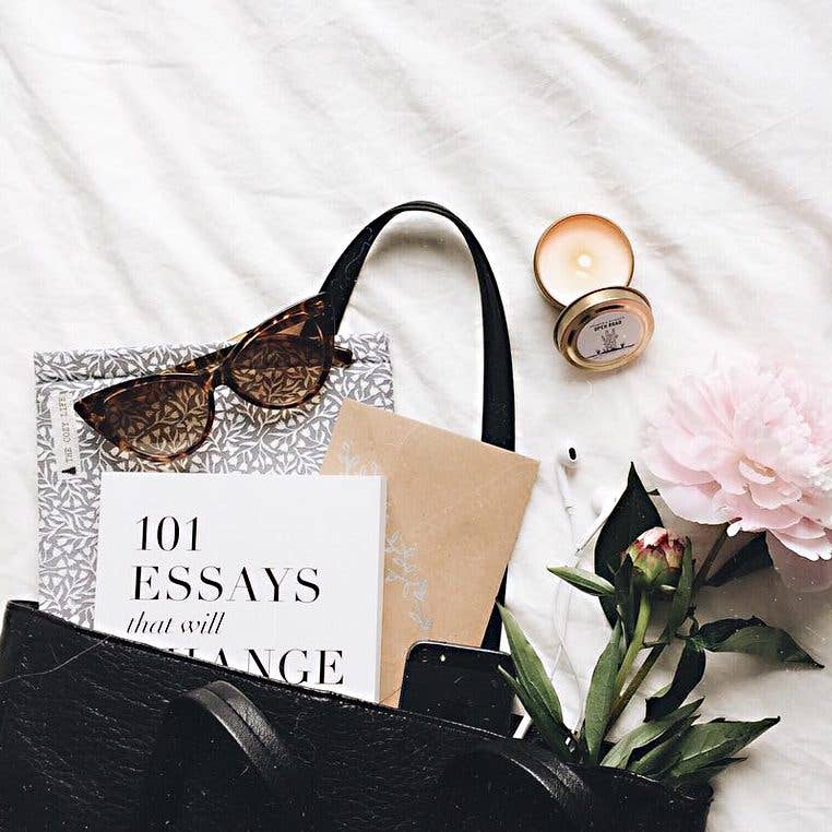 Books - 101 Essays That Will Change The Way You Think - Hardcover