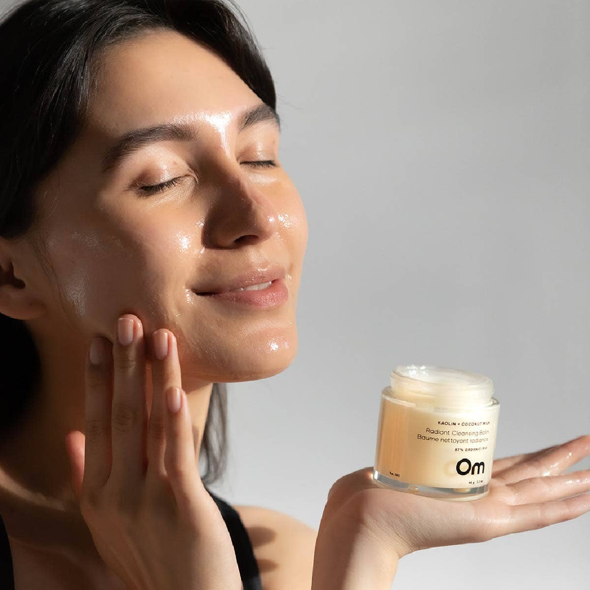 Om Organics Skincare - Kaolin + Coconut Milk Radiant Cleansing Balm