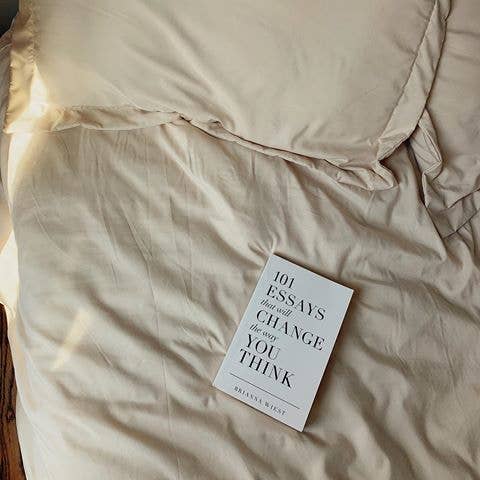 Books - 101 Essays That Will Change The Way You Think - Hardcover