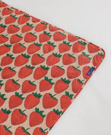 Baggu - Puffy Picnic Blanket - Strawberry